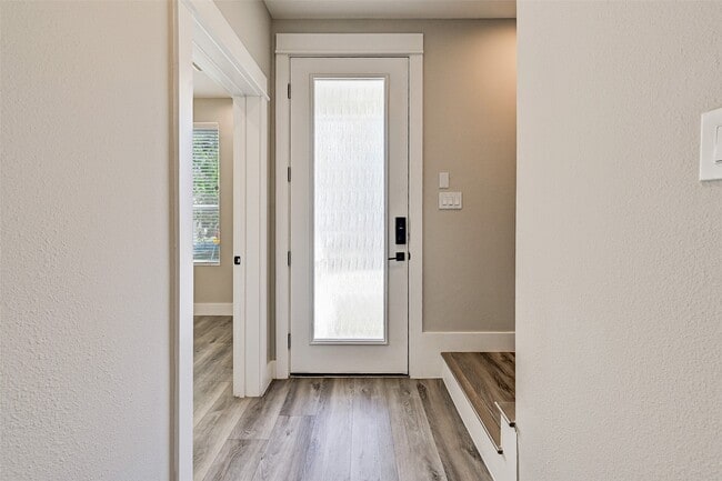 Foto del edificio - 1302 W 24th St