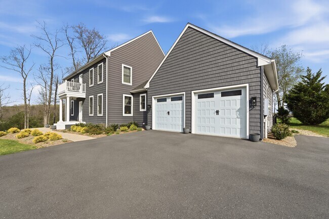 Building Photo - 115 Reliance Woods Dr