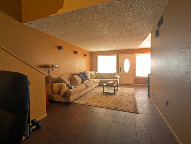 Building Photo - 4406 W Palmaire Ave