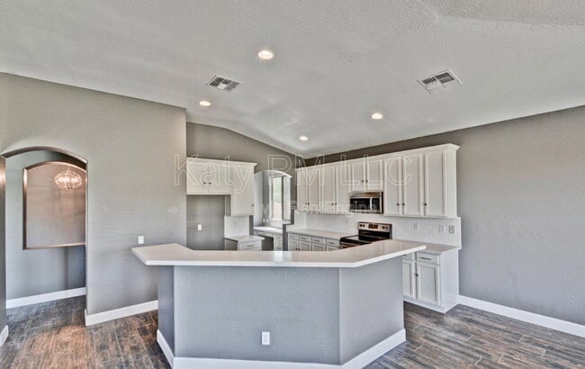 Foto del edificio - 14284 W Woodbridge Ave