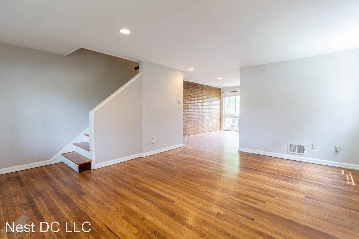 Primary Photo - 3 br, 2 bath House - 4909 7th Pl NE