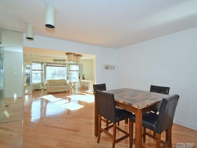Foto del edificio - 5 Carriage Rd