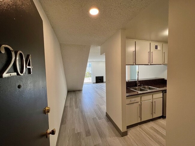 Foto del edificio - 3715 S Canfield Ave