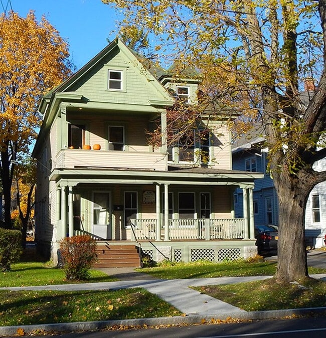 Building Photo - 727 Euclid Ave