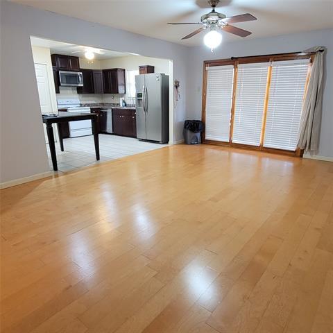 Building Photo - 610 Edelweiss Dr