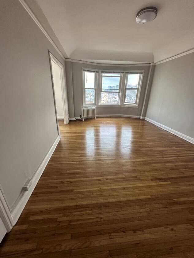Primary Photo - 1167 Bush Street (1314R)