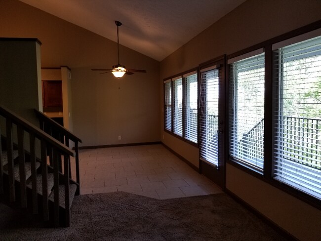 Foto del edificio - 1920 Parkwild Dr