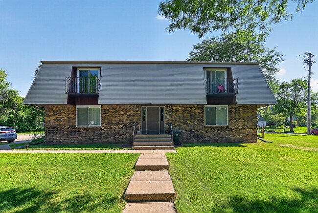 Foto del edificio - 5110 Pebblebrook Dr
