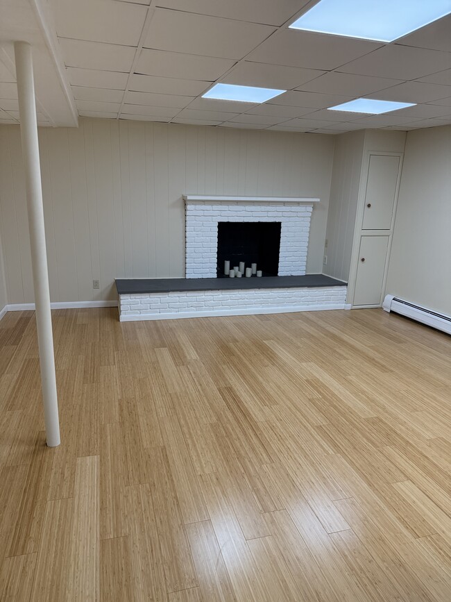 Building Photo - 1209 Harding Ln