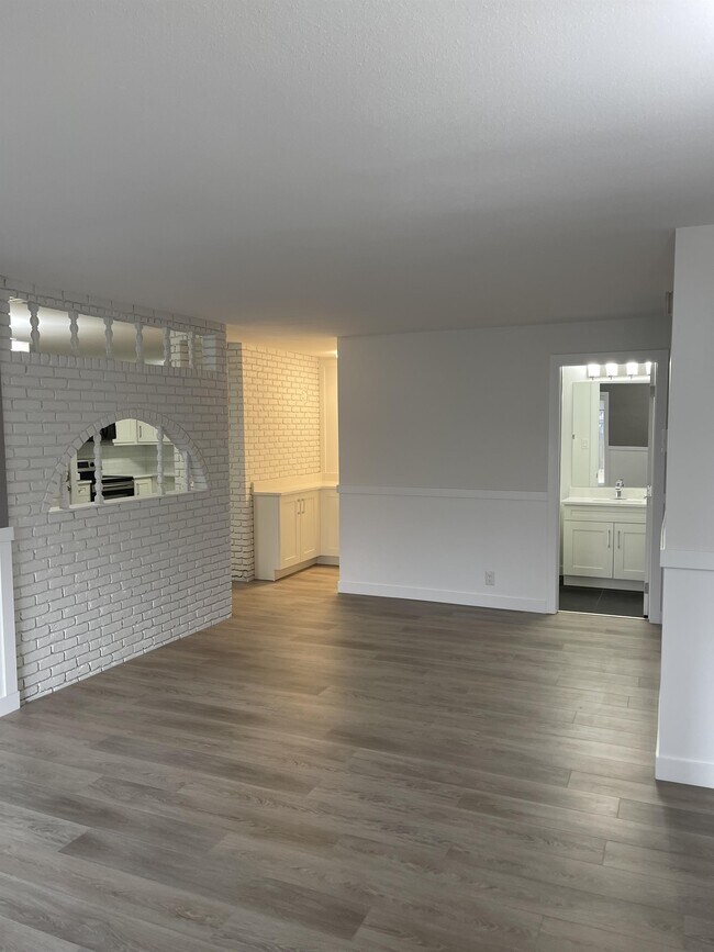 Photo du bâtiment - 1018 Main St