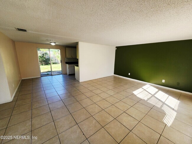 Building Photo - 7127 Prellie St