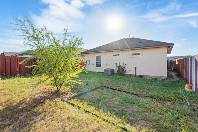 Building Photo - 1013 Tesoro Run