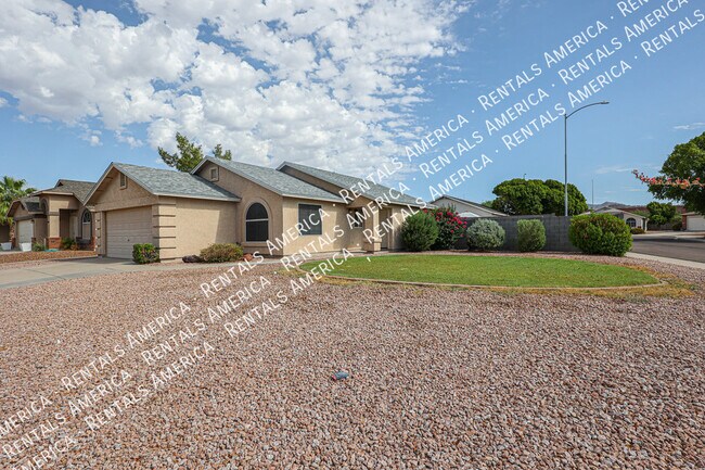 Building Photo - 8860 E Dartmouth St