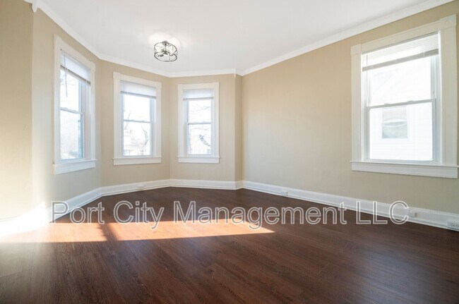 Foto del edificio - 5327 Wesley Ave