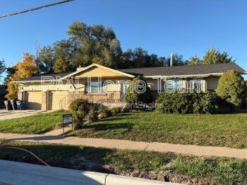 Photo - 245 E 200 N
