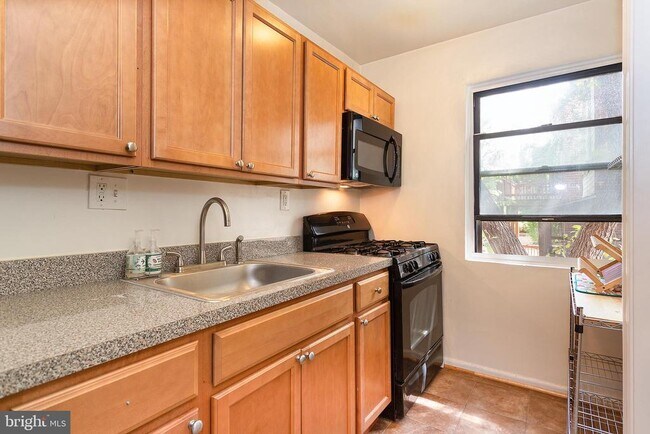 Foto del edificio - 1631 6th St NW