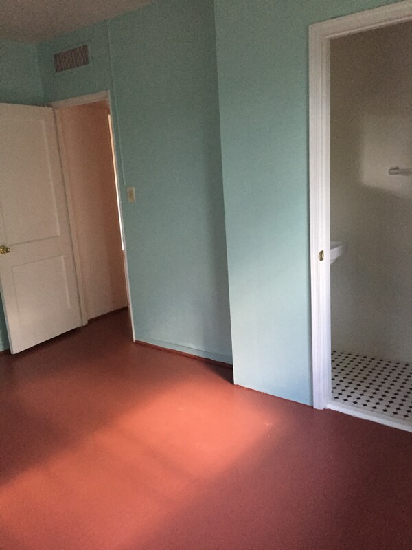 Foto del edificio - 2128 E 9th St