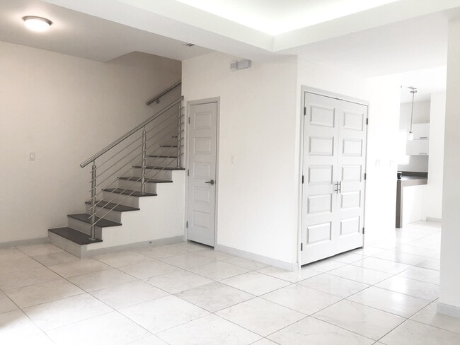 Building Photo - 2312 Harmony Ln