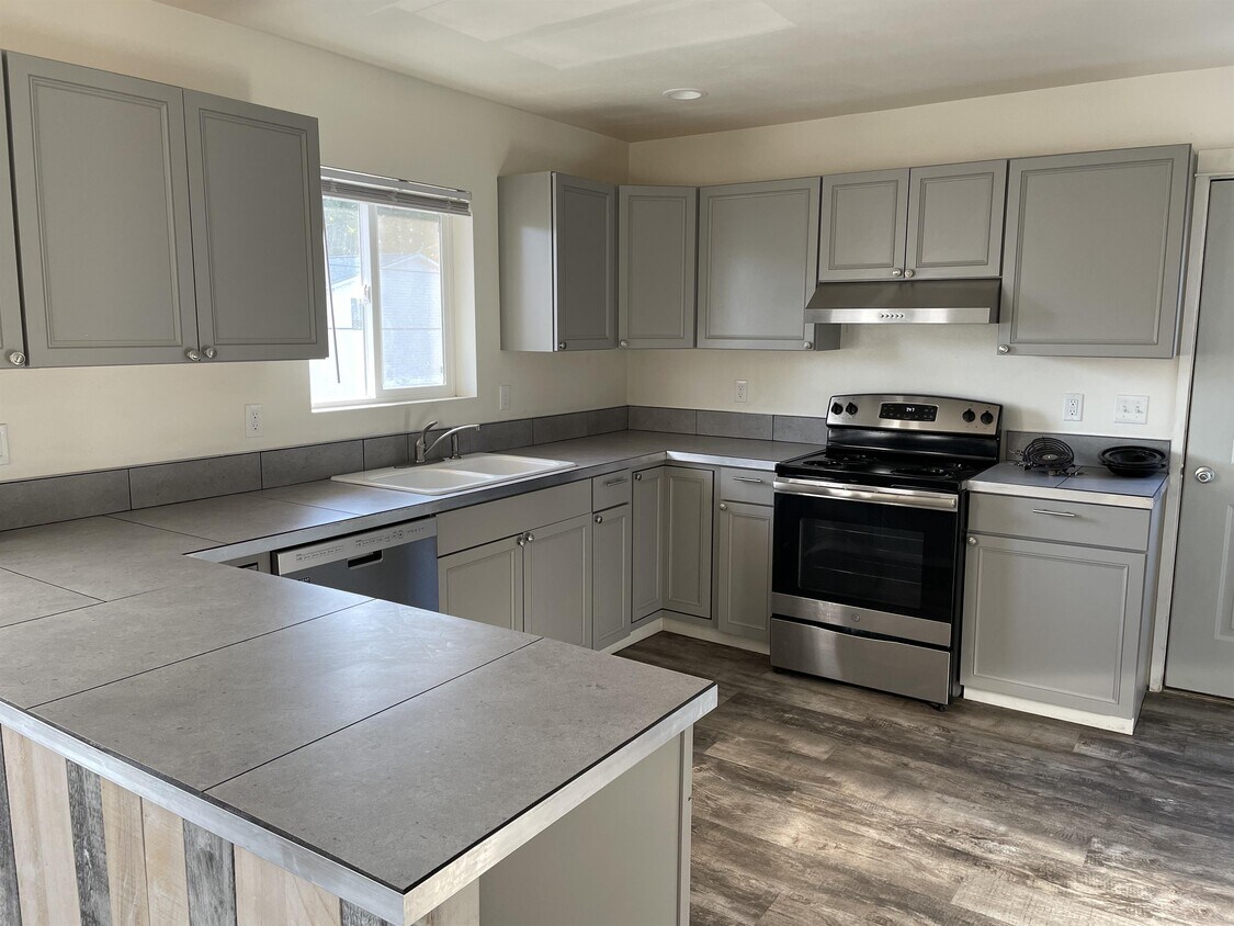 Foto principal - 324 S Asbury St