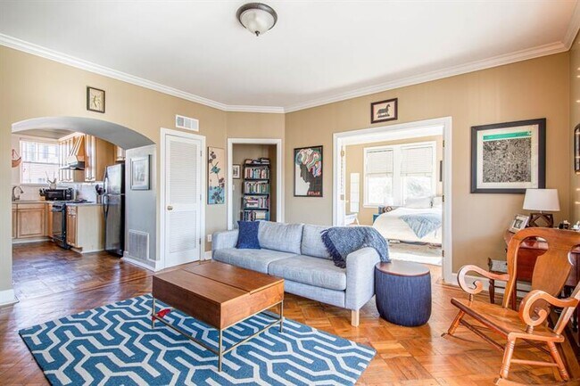 Foto del edificio - 878 Briarcliff Rd NE