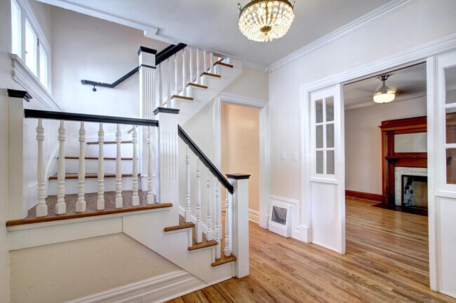 Foto del edificio - 120 S Grant St