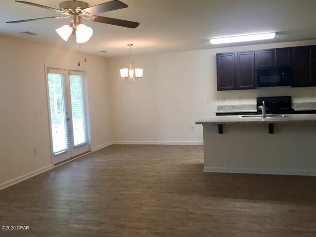 Foto del edificio - 5104 Emma Grace Dr