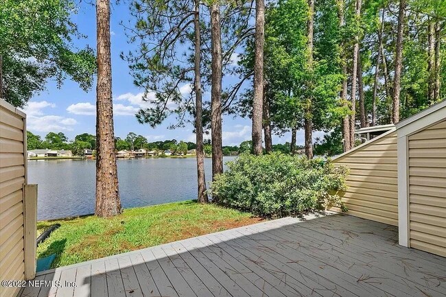Foto del edificio - 11290 Lake Mandarin Cir E