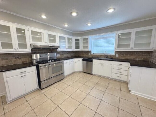 Foto del edificio - 995 N 23rd St