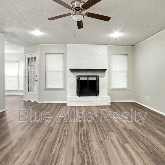 Photo - 6537 Meadowview Ln House