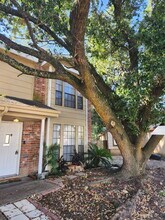 Building Photo - 10047 Emerald Creek Dr