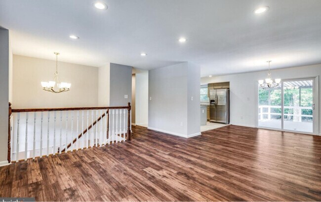 Foto del edificio - 3650 Laurel Dr