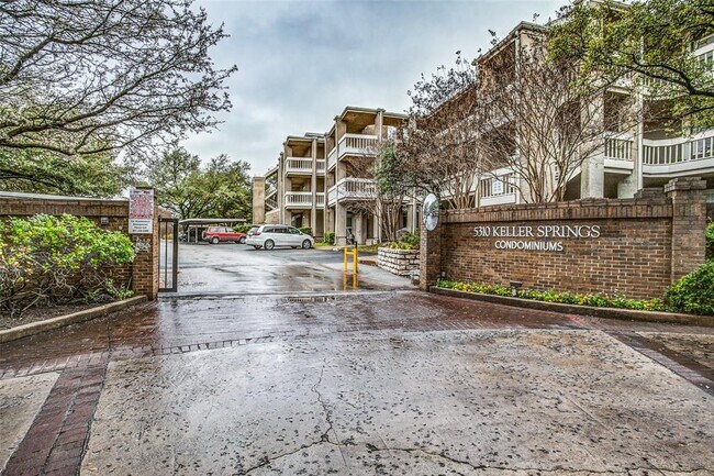 Foto del edificio - 5310 Keller Springs Rd