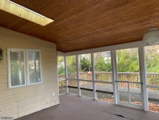 Building Photo - 429 Colwell Ct