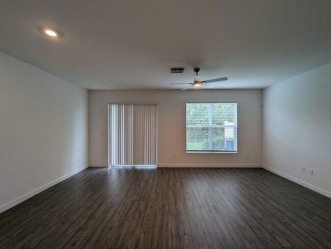 Building Photo - 4309 Hammock Grove Dr