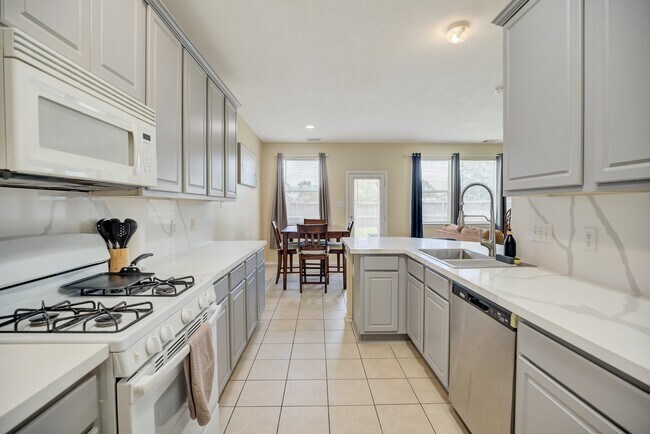 Foto del edificio - 13011 Peppergate Ln