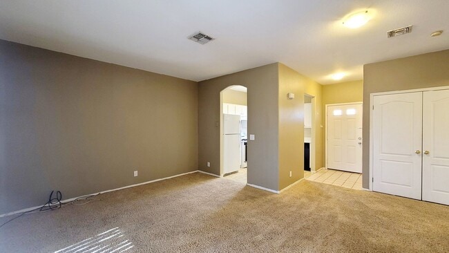 Foto del edificio - 1900 N Torrey Pines Dr