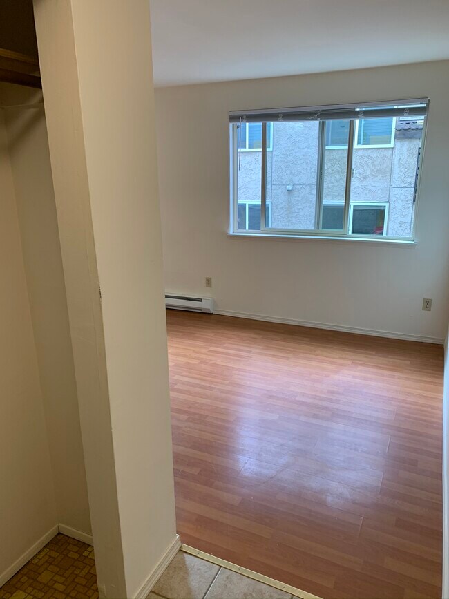 Foto del edificio - 4230 NE 8th Ave