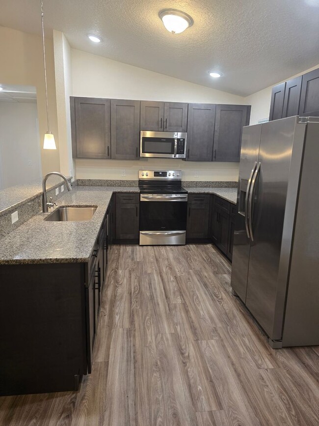 Building Photo - New and Nice 3/2/2 in Citrus Springs!!!