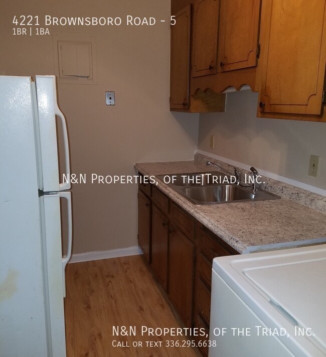 Building Photo - 4221 Brownsboro Rd