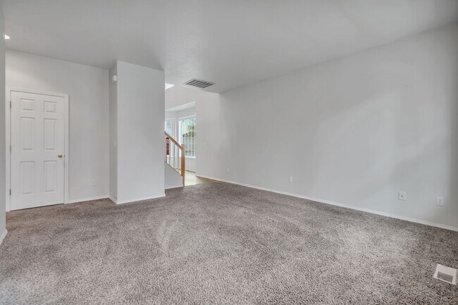 Foto del edificio - Spacious 3 Bedroom Home in Olympia