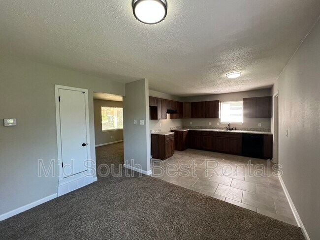 Building Photo - 4227 Tomahawk St