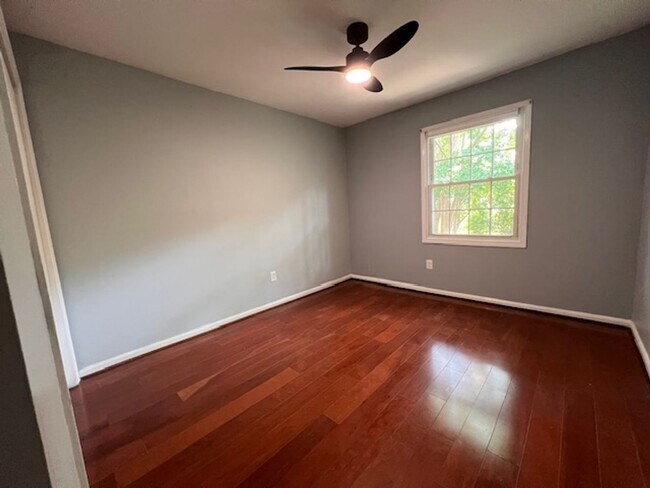 Building Photo - 8501 Westover Ct