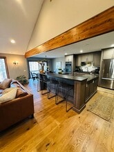 Building Photo - 6245 Summit Ct