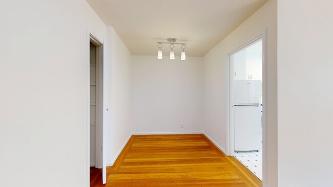 Building Photo - 702 Church St