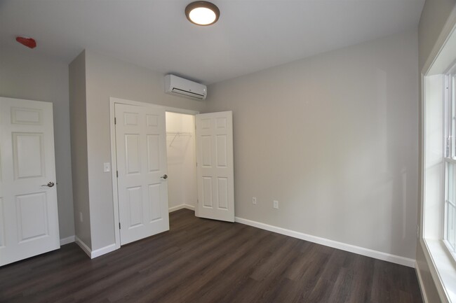 Foto del edificio - 217 Rockingham Rd
