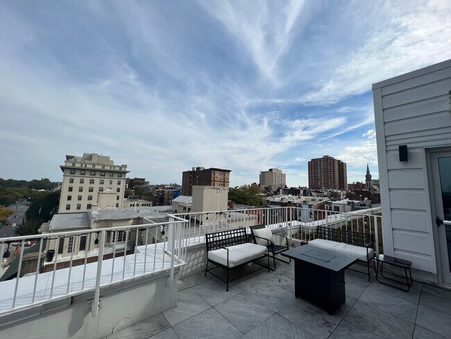 Interior Photo - 9 E. Mount Royal