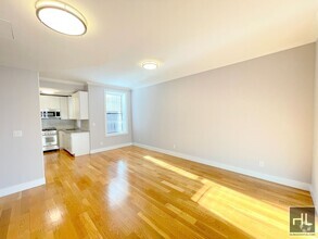 Building Photo - Renovated 2 bedroom 1 bathroom with laundr...