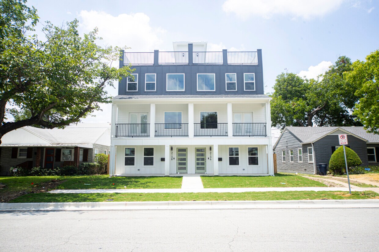 Primary Photo - 3136 Forest Park Blvd