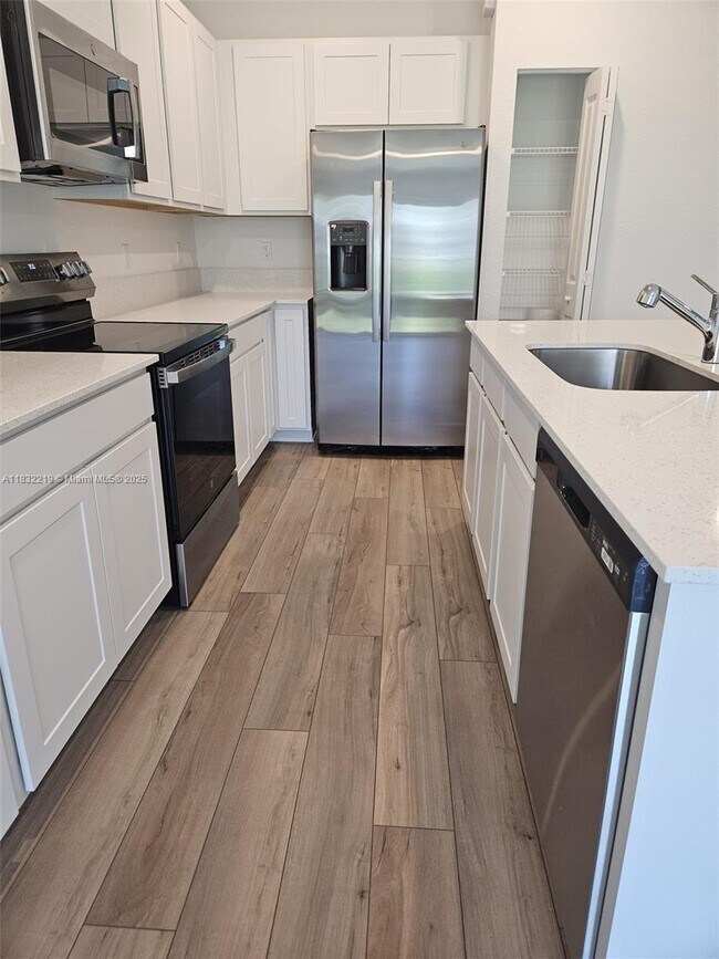 Foto del edificio - 319 SE Crossoak Ln