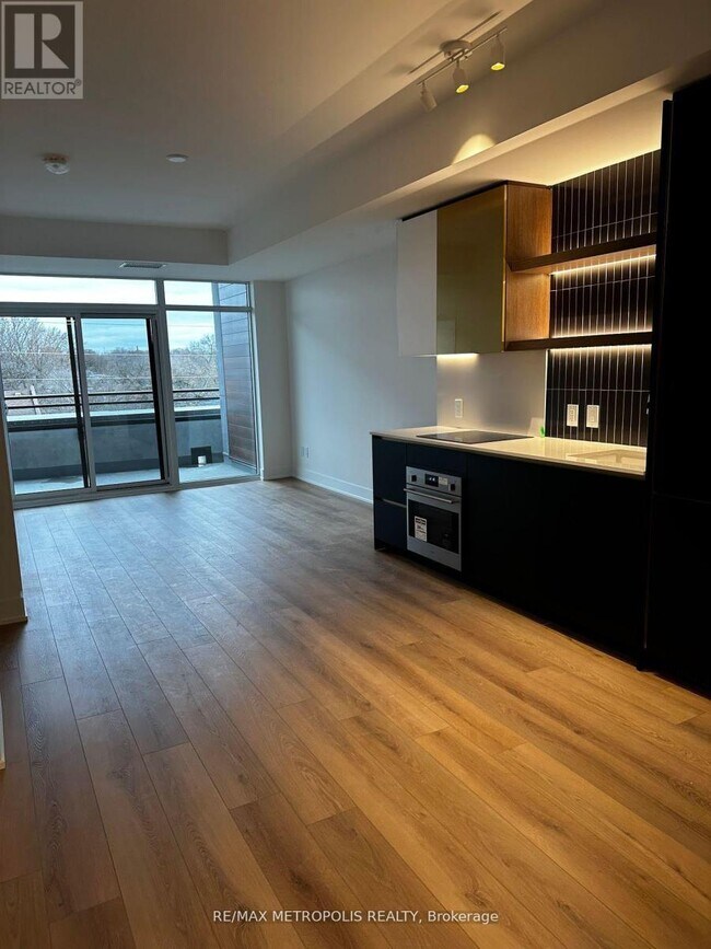 Building Photo - 406 Queen St E